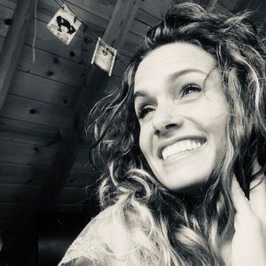 Meet your Posher, Joni